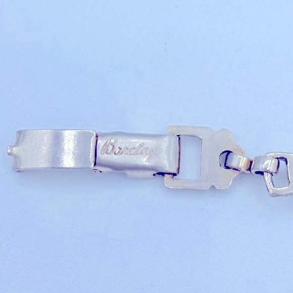 Vintage Barclay Link Bracelet With Interlocking Silver Tone Knots Signed - Picture 5 of 9